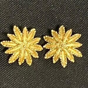 Vintage Golden Starburst 1960s Flower Clip-On Earrings Avon